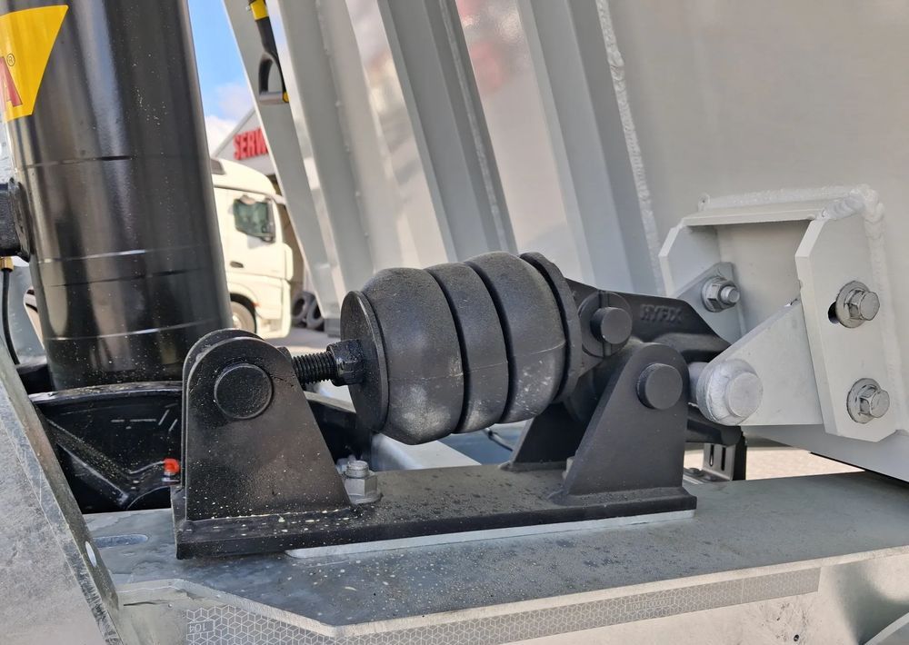 Zaslaw Aluminiowa skrzynia 28-33m3 - Poluprikolica istovarivača: slika 5 Zaslaw Aluminiowa skrzynia 28-33m3 - Poluprikolica istovarivača: slika 5