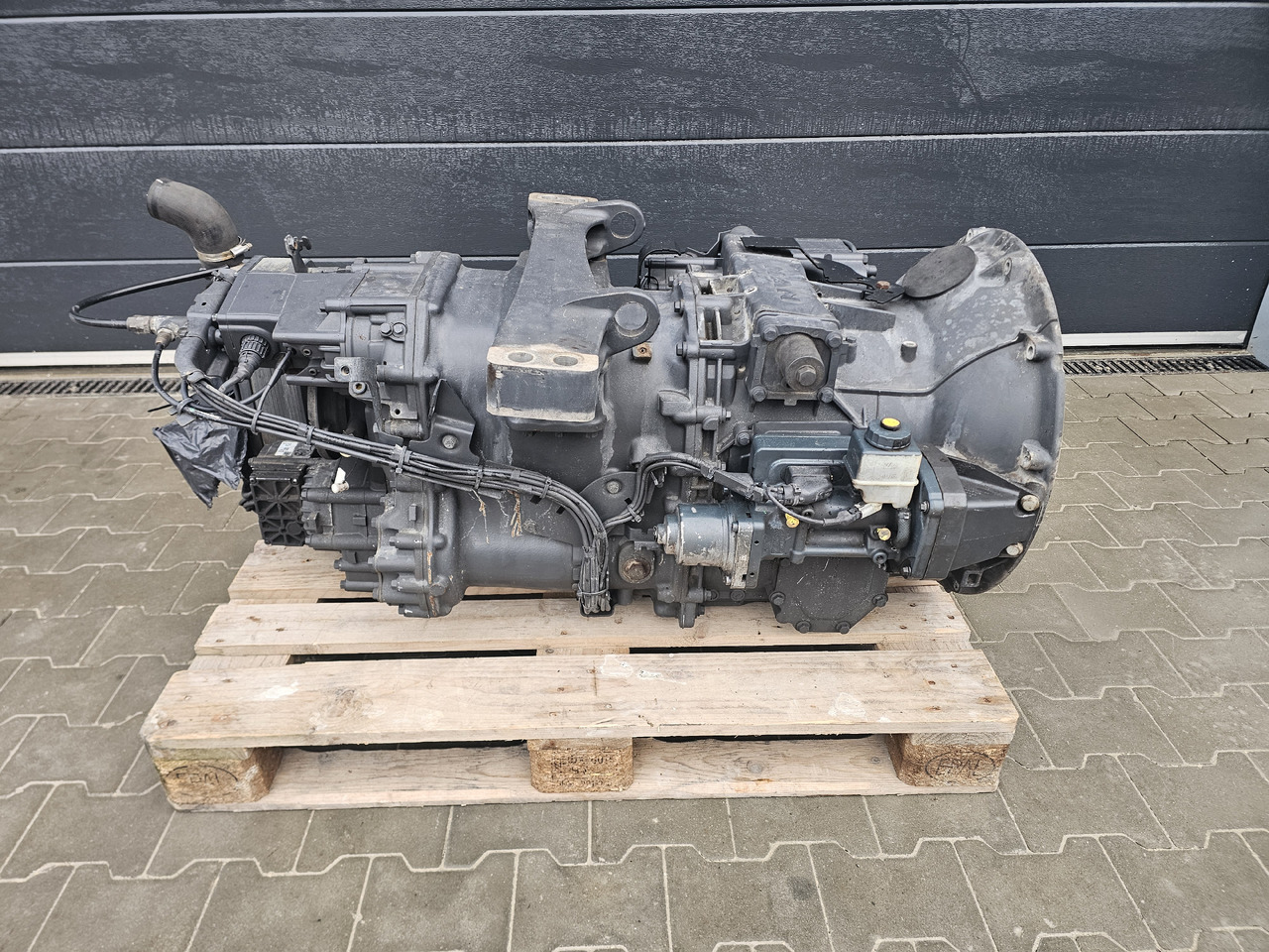 MAN TGS TGX EURO 6 / GRS TIPMATIC GEARBOX RETARDER / 81320046462 - Menjač: slika 2 MAN TGS TGX EURO 6 / GRS TIPMATIC GEARBOX RETARDER / 81320046462 - Menjač: slika 2