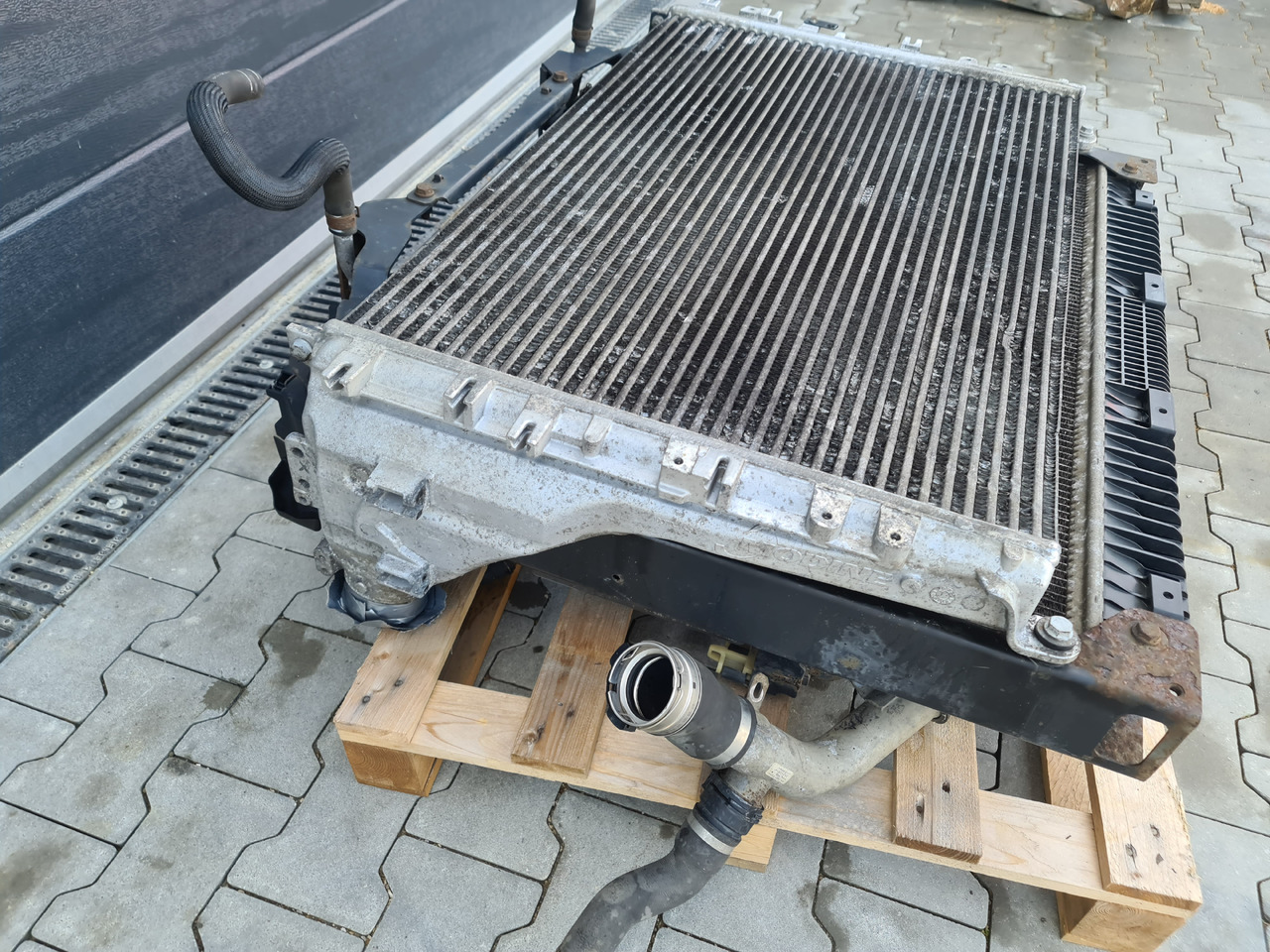 MERCEDES ATEGO ANTOS / EURO 6 / COOLER SET / INTERCOOLER / WATER COOLER / WORLDWIDE DELIVERY - Radijator: slika 4 MERCEDES ATEGO ANTOS / EURO 6 / COOLER SET / INTERCOOLER / WATER COOLER / WORLDWIDE DELIVERY - Radijator: slika 4
