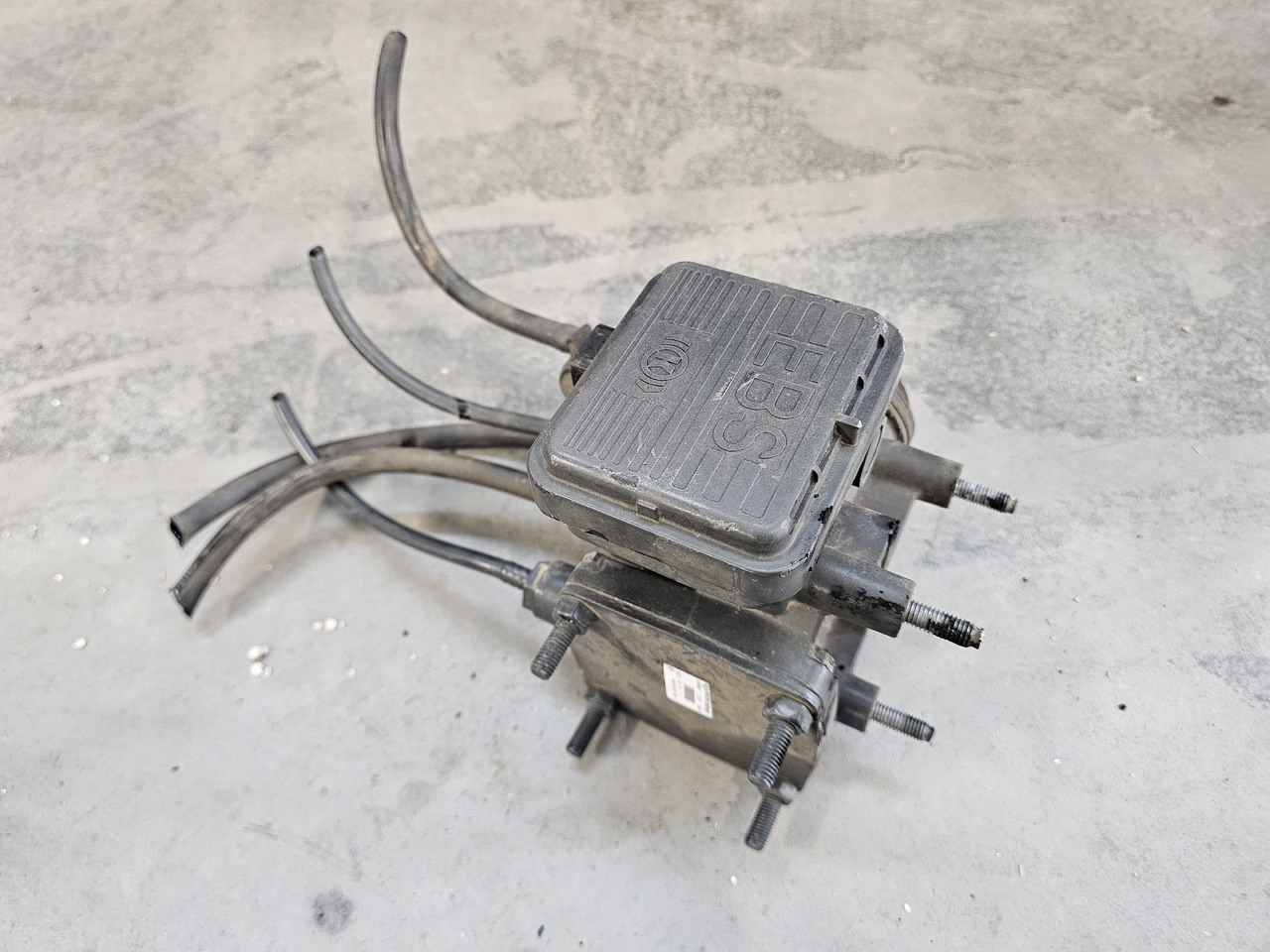 MERCEDES-BENZ MP4 / EBS VALVE / A0014311013 / K000920 - Kočioni ventil: slika 2 MERCEDES-BENZ MP4 / EBS VALVE / A0014311013 / K000920 - Kočioni ventil: slika 2