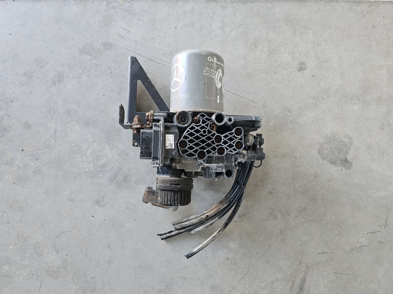 MERCEDES MP4 / AIR DRYIER / K102145 / A0014461964 - Kočioni ventil: slika 2 MERCEDES MP4 / AIR DRYIER / K102145 / A0014461964 - Kočioni ventil: slika 2