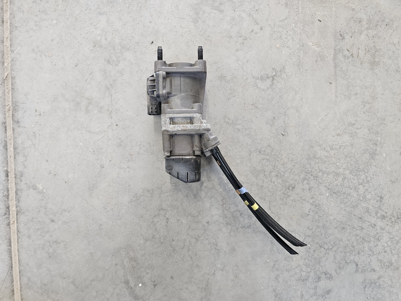 RENAULT MAGNUM PREMIUM DXI / BRAKE VALVE / K040158 21390589 - Kočioni ventil: slika 2 RENAULT MAGNUM PREMIUM DXI / BRAKE VALVE / K040158 21390589 - Kočioni ventil: slika 2