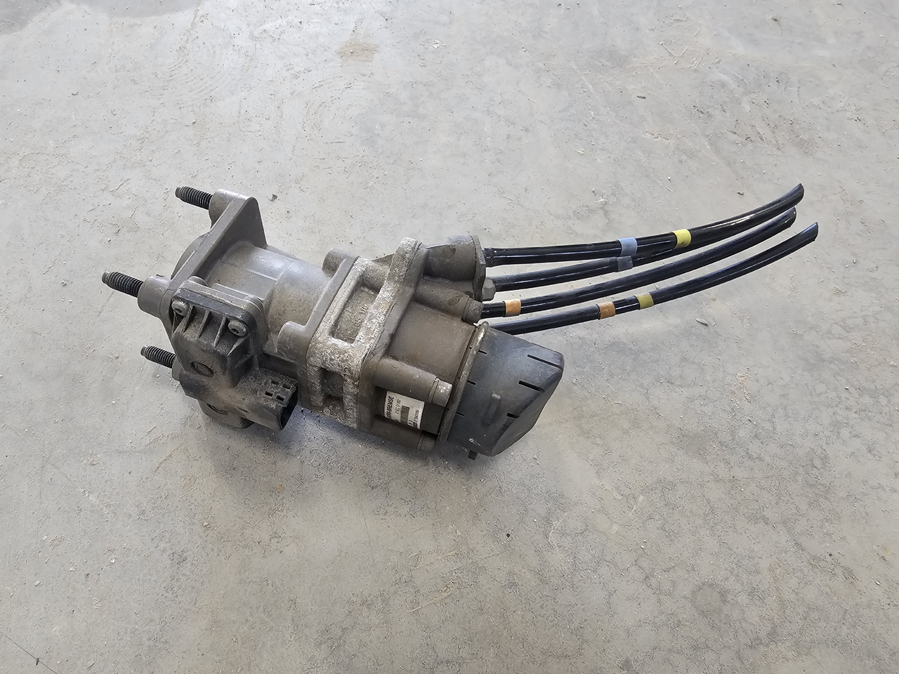 RENAULT MAGNUM PREMIUM DXI / BRAKE VALVE / K040158 21390589 - Kočioni ventil: slika 3 RENAULT MAGNUM PREMIUM DXI / BRAKE VALVE / K040158 21390589 - Kočioni ventil: slika 3