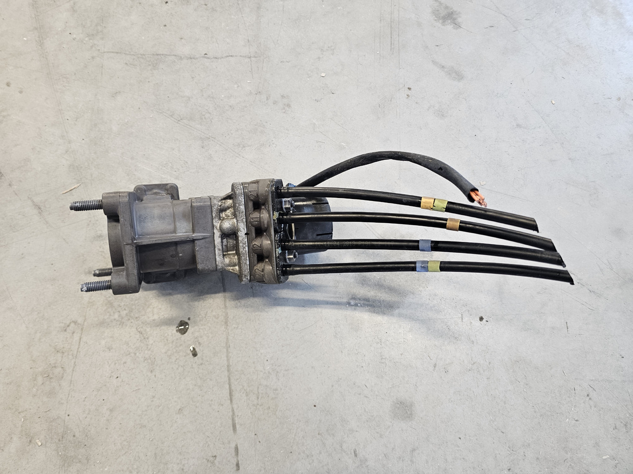 RENAULT PEDAL BRAKE VALVE / K040158 / 21390589 - Kočioni ventil: slika 3 RENAULT PEDAL BRAKE VALVE / K040158 / 21390589 - Kočioni ventil: slika 3