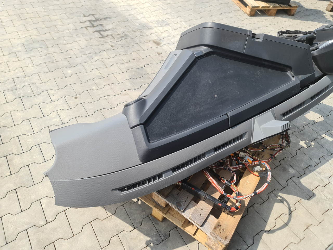 RENAULT RANGE T / COMPLETE DASHBOARD - Komandna tabla: slika 4 RENAULT RANGE T / COMPLETE DASHBOARD - Komandna tabla: slika 4