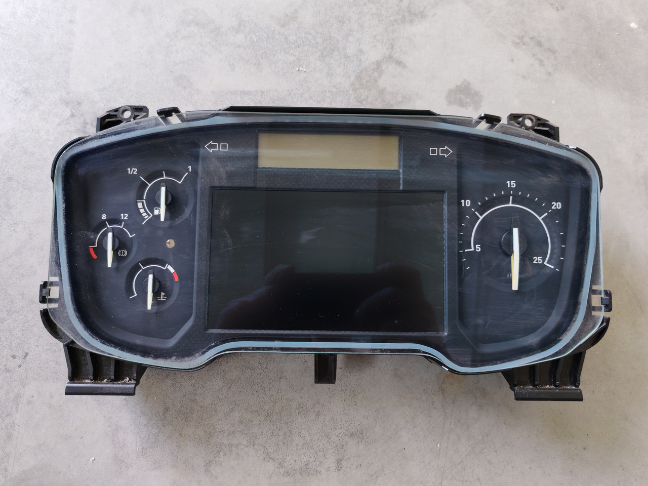 RENAULT RANGE T / DASHBOARD DISPLAY / 22224253 - Komandna tabla: slika 2 RENAULT RANGE T / DASHBOARD DISPLAY / 22224253 - Komandna tabla: slika 2