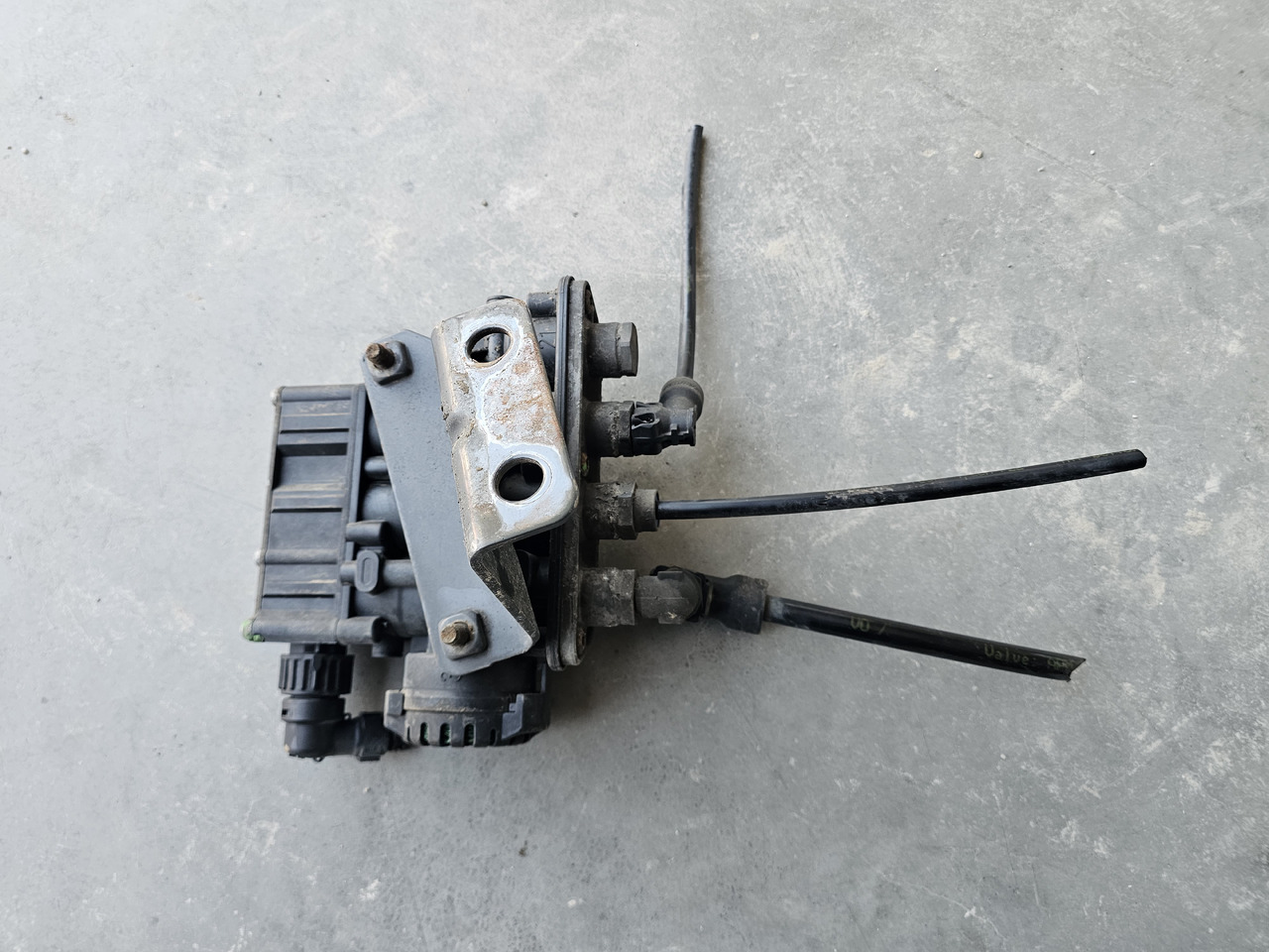 RENAULT RANGE T / ECAS SUNSPENSION VALVE / K019820 - Kočioni ventil: slika 3 RENAULT RANGE T / ECAS SUNSPENSION VALVE / K019820 - Kočioni ventil: slika 3