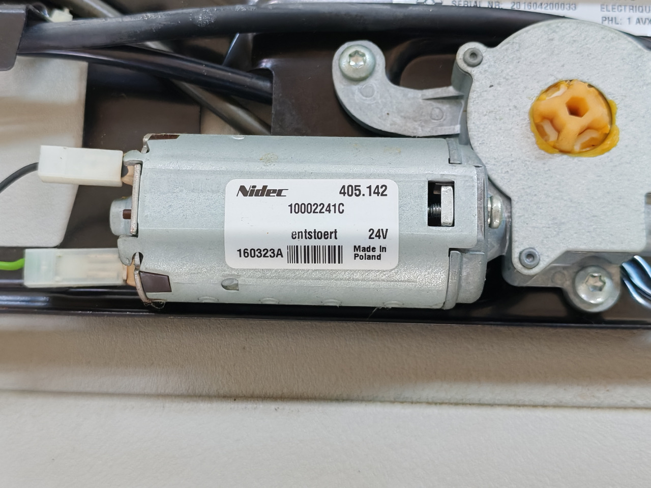 RENAULT RANGE T / SUNROOF / 7484505331 - Staklo i delovi: slika 4 RENAULT RANGE T / SUNROOF / 7484505331 - Staklo i delovi: slika 4