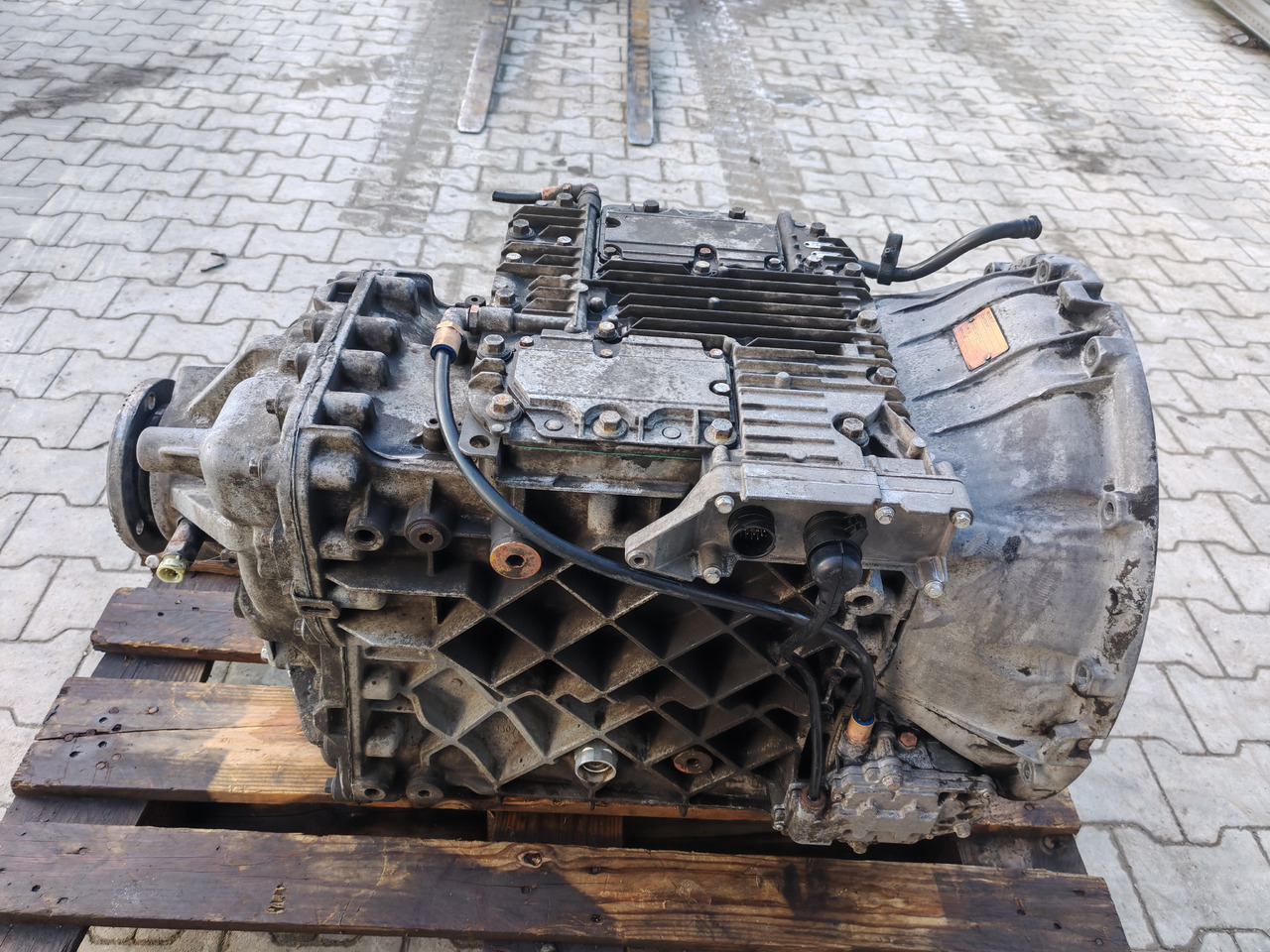 RENAULT VOLVO / AT2412D I-SHIFT COMPLETE GEARBOX / 3190584 - Menjač: slika 5 RENAULT VOLVO / AT2412D I-SHIFT COMPLETE GEARBOX / 3190584 - Menjač: slika 5