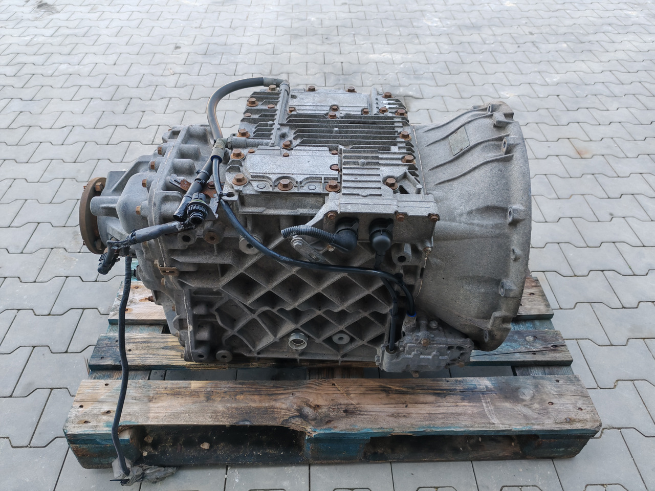 RENAULT VOLVO / AT2412D I-SHIFT / COMPLETE GEARBOX - Menjač: slika 4 RENAULT VOLVO / AT2412D I-SHIFT / COMPLETE GEARBOX - Menjač: slika 4
