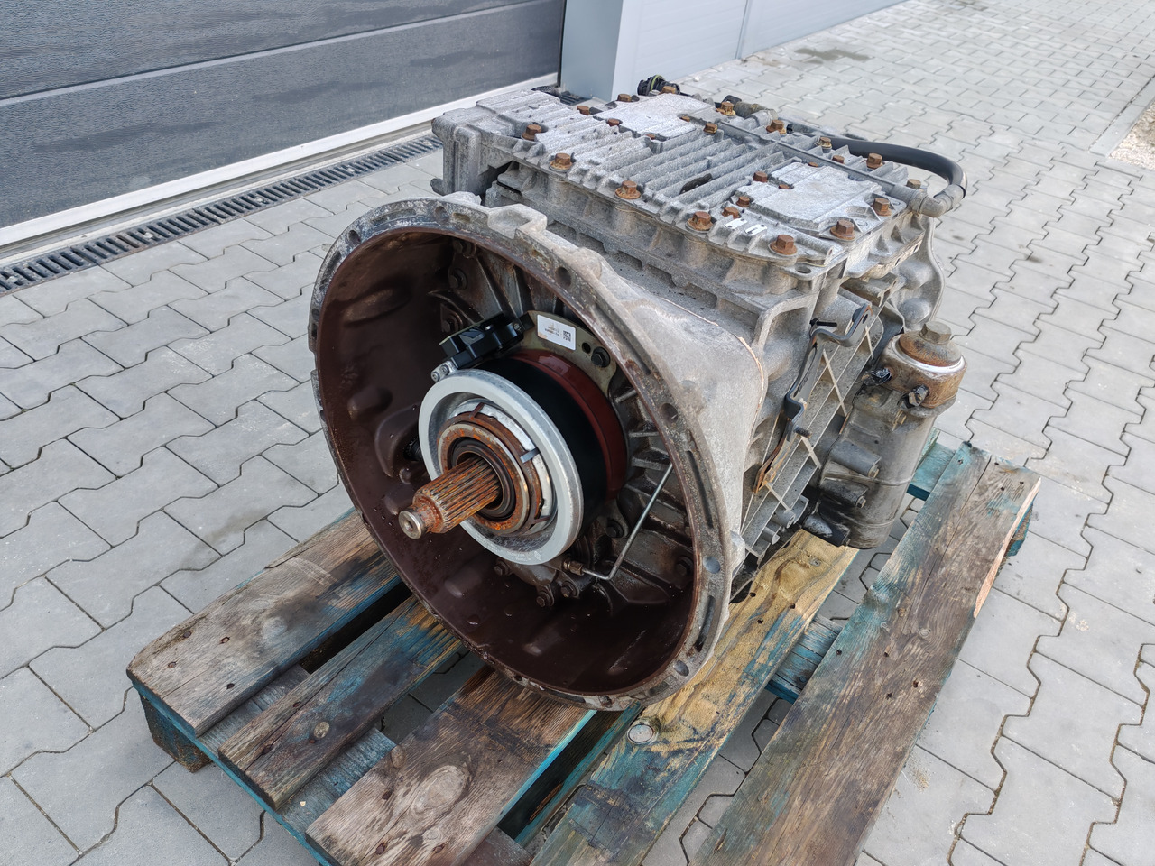 RENAULT VOLVO / AT2412D I-SHIFT / COMPLETE GEARBOX - Menjač: slika 2 RENAULT VOLVO / AT2412D I-SHIFT / COMPLETE GEARBOX - Menjač: slika 2