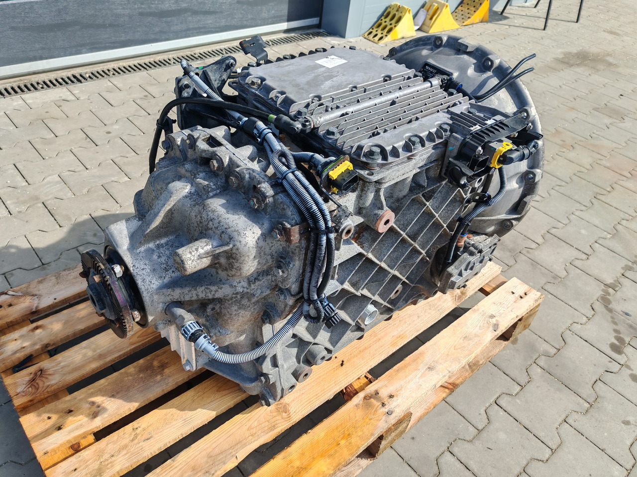 RENAULT VOLVO / AT2412E I-SHIFT / COMPLETE GEARBOX - Menjač: slika 5 RENAULT VOLVO / AT2412E I-SHIFT / COMPLETE GEARBOX - Menjač: slika 5