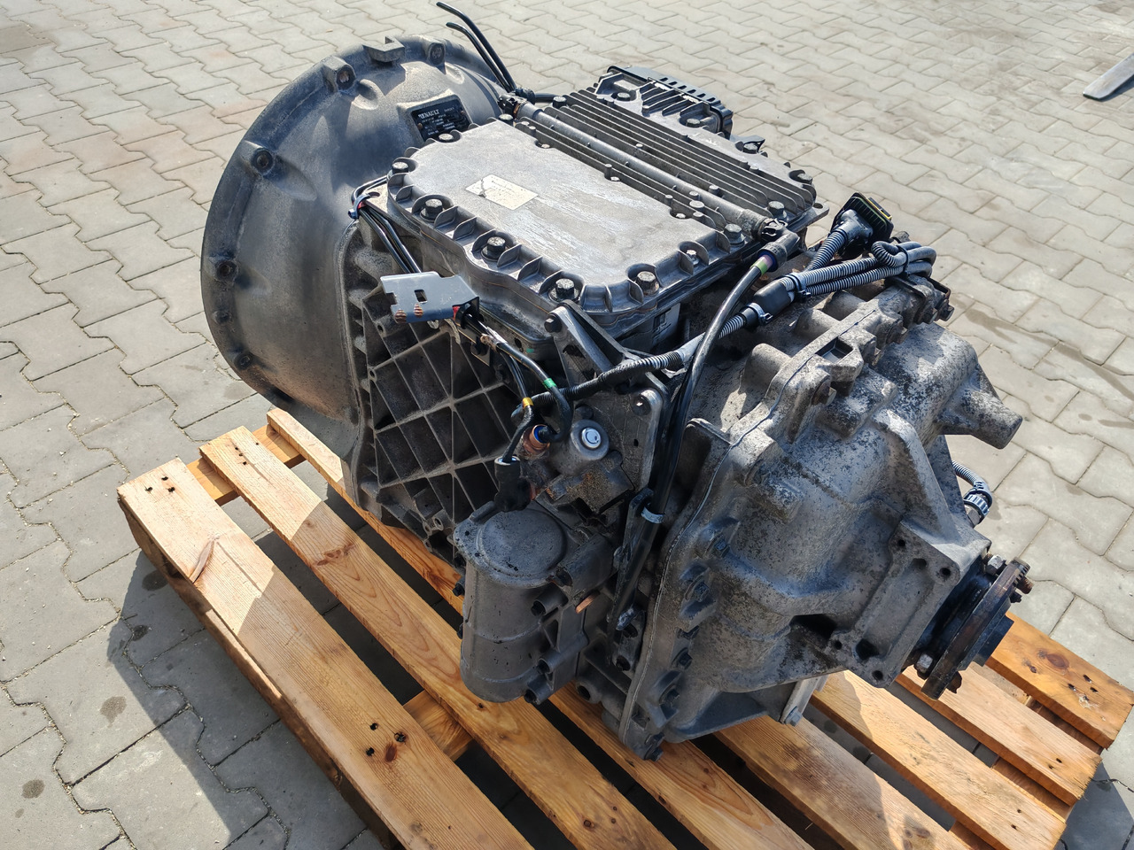 RENAULT VOLVO / AT2412E I-SHIFT / COMPLETE GEARBOX - Menjač: slika 4 RENAULT VOLVO / AT2412E I-SHIFT / COMPLETE GEARBOX - Menjač: slika 4