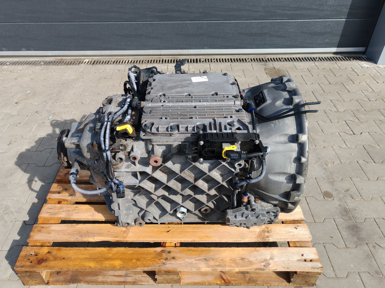 RENAULT VOLVO / AT2412E I-SHIFT / COMPLETE GEARBOX - Menjač: slika 1 RENAULT VOLVO / AT2412E I-SHIFT / COMPLETE GEARBOX - Menjač: slika 1