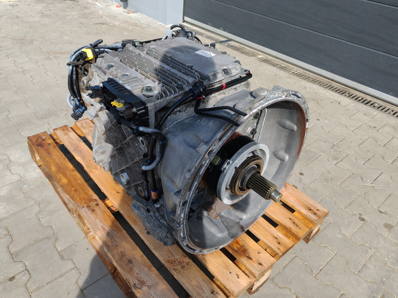 RENAULT VOLVO / AT2412E I-SHIFT / COMPLETE GEARBOX - Menjač: slika 2 RENAULT VOLVO / AT2412E I-SHIFT / COMPLETE GEARBOX - Menjač: slika 2