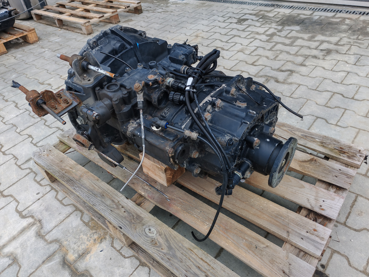 RENAULT ZF ECOLITE / 6S1000TO / MANUAL GEARBOX / 7420781908 - Menjač: slika 4 RENAULT ZF ECOLITE / 6S1000TO / MANUAL GEARBOX / 7420781908 - Menjač: slika 4