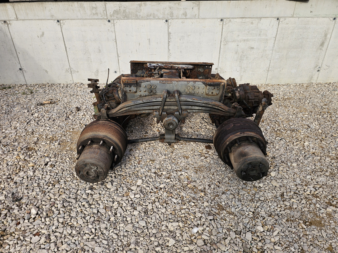 SCANIA COMPLETE REAR AXLES SET / RBP735 / RATIO= 3,93 / 6x4 6x6 8x4 8x6 - Zadnja osovina: slika 3 SCANIA COMPLETE REAR AXLES SET / RBP735 / RATIO= 3,93 / 6x4 6x6 8x4 8x6 - Zadnja osovina: slika 3