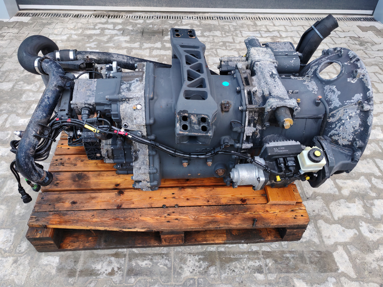 SCANIA GRS905R + RETARDER / COMPLETE GEARBOX - Menjač: slika 2 SCANIA GRS905R + RETARDER / COMPLETE GEARBOX - Menjač: slika 2