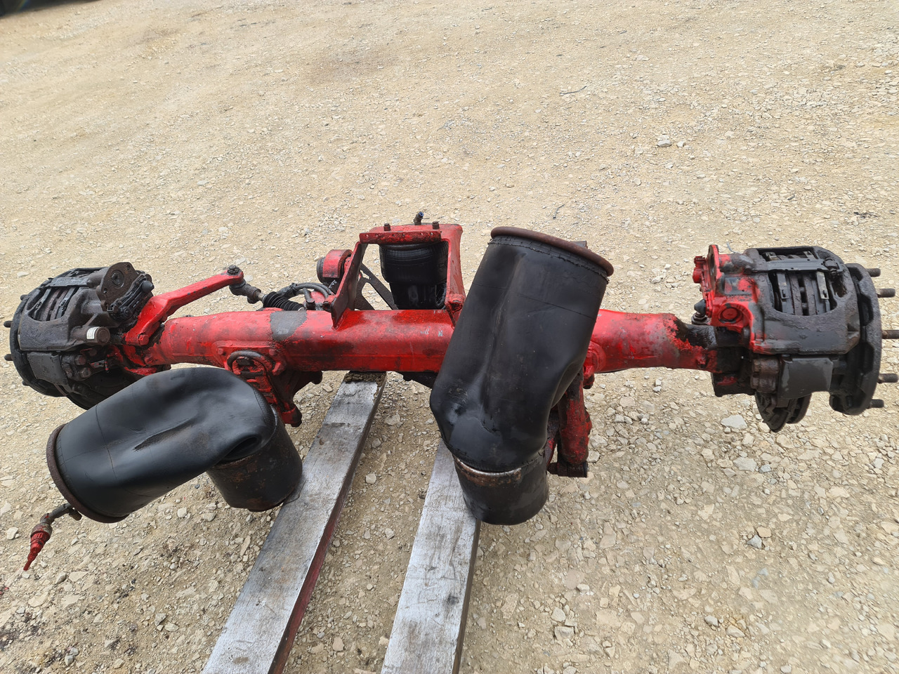 SCANIA REAR STEERING AXLE / 6x2 - Osovina i delovi: slika 4 SCANIA REAR STEERING AXLE / 6x2 - Osovina i delovi: slika 4