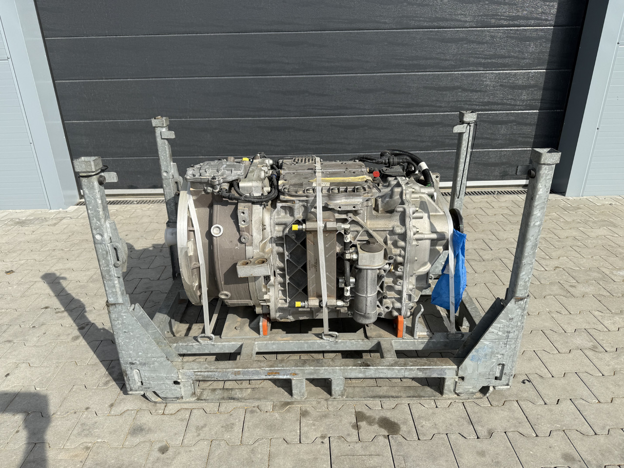 VOLVO BUS HYBRID Automatic gearbox AT2412F electric motor EMDS120 (EMD300B) / NEW - Menjač za Gradski autobus: slika 2 VOLVO BUS HYBRID Automatic gearbox AT2412F electric motor EMDS120 (EMD300B) / NEW - Menjač za Gradski autobus: slika 2