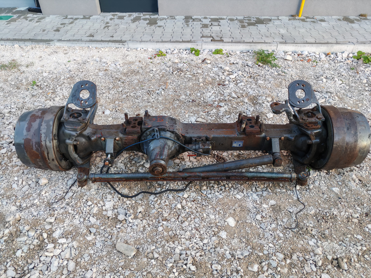 VOLVO FH FM FMX / FRONT DRIVE AXLE 4X4 6X6 / APL-9000 / RATIO: 6.89/2.07 - Prednja osovina: slika 2 VOLVO FH FM FMX / FRONT DRIVE AXLE 4X4 6X6 / APL-9000 / RATIO: 6.89/2.07 - Prednja osovina: slika 2