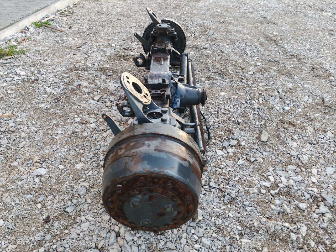 VOLVO FH FM FMX / FRONT DRIVE AXLE 4X4 6X6 / APL-9000 / RATIO: 6.89/2.07 - Prednja osovina: slika 3 VOLVO FH FM FMX / FRONT DRIVE AXLE 4X4 6X6 / APL-9000 / RATIO: 6.89/2.07 - Prednja osovina: slika 3