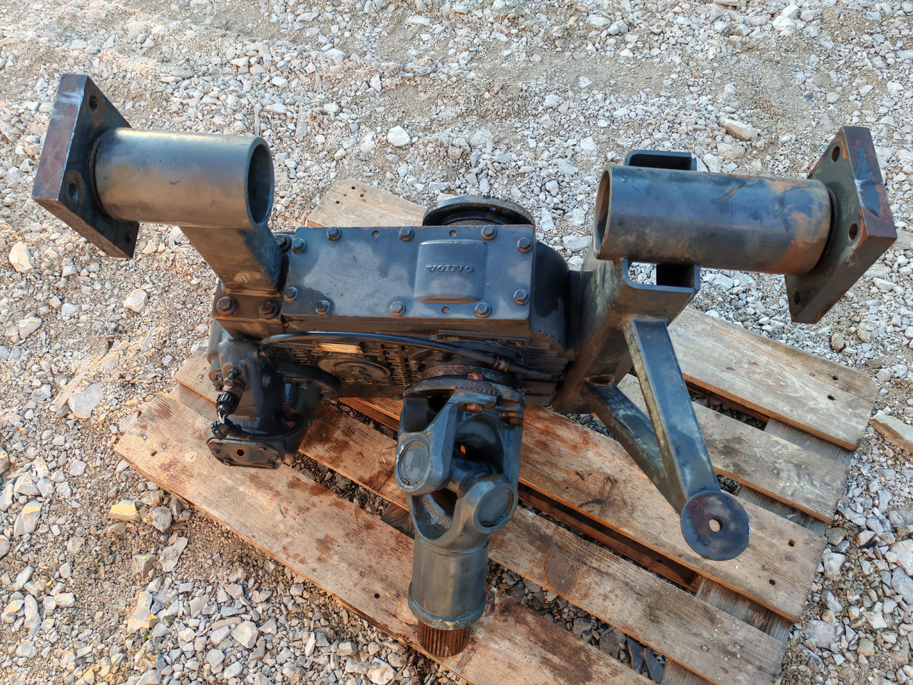 VOLVO FM FM FMX / TRANSFER CASE 4x4 6x6 8x8 / VT2501TB -B / 1,040:1 - Transmisija: slika 5 VOLVO FM FM FMX / TRANSFER CASE 4x4 6x6 8x8 / VT2501TB -B / 1,040:1 - Transmisija: slika 5