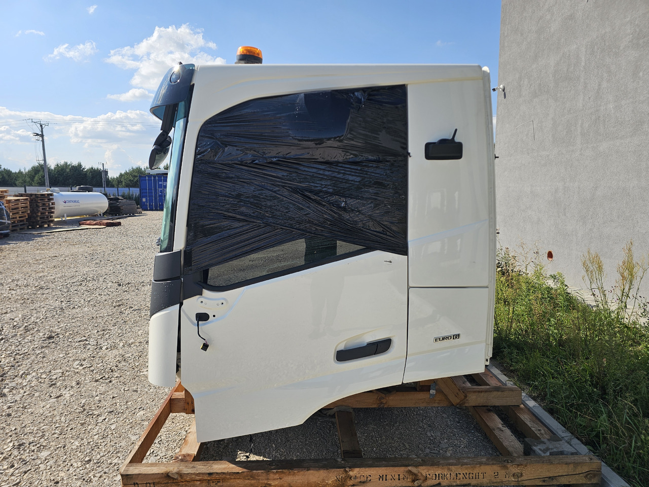 VOLVO FM5 FMX LOW DAY CAB / FULLY COMPLETE / BRAND NEW - Kabina: slika 5 VOLVO FM5 FMX LOW DAY CAB / FULLY COMPLETE / BRAND NEW - Kabina: slika 5