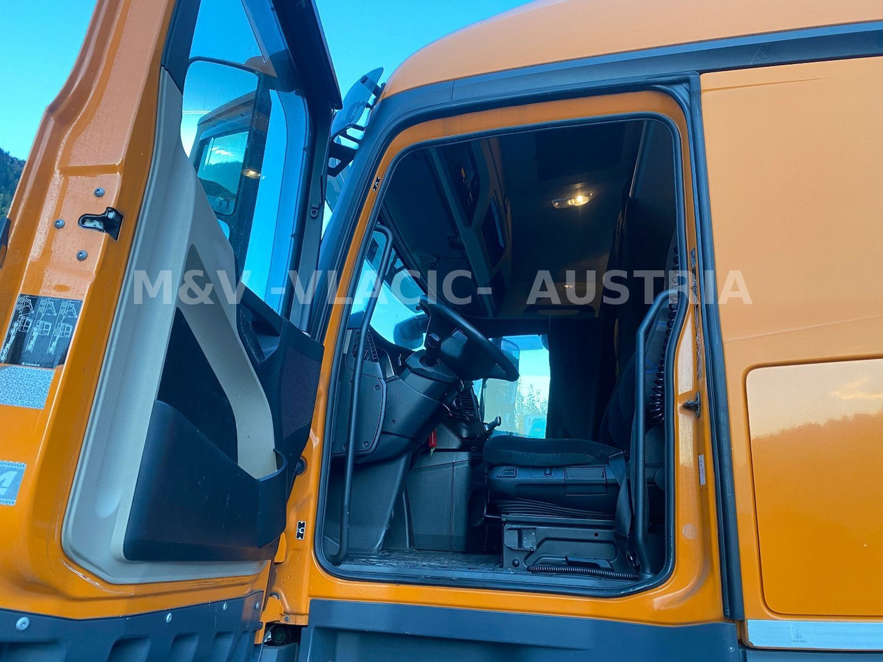 Mercedes-Benz 2542 - Kamion za prevoz kontejnera/ Kamion sa promenjivim sandukom: slika 2 Mercedes-Benz 2542 - Kamion za prevoz kontejnera/ Kamion sa promenjivim sandukom: slika 2