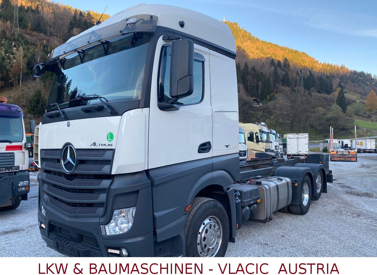 Mercedes-Benz Actros 963-0-C - Kamion cisterna: slika 1 Mercedes-Benz Actros 963-0-C - Kamion cisterna: slika 1