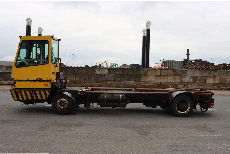 Terberg BC182 - Terminalni traktor: slika 5 Terberg BC182 - Terminalni traktor: slika 5