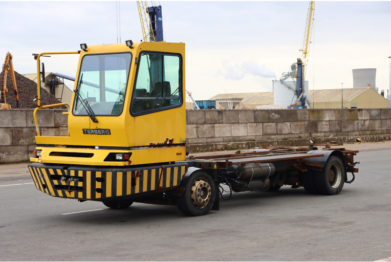 Terberg BC182 - Terminalni traktor: slika 4 Terberg BC182 - Terminalni traktor: slika 4