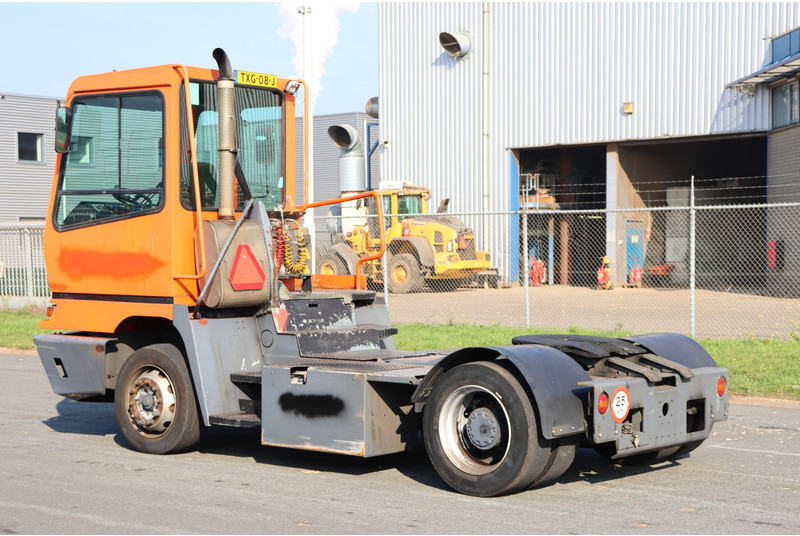 Terberg YT182 - Terminalni traktor: slika 5 Terberg YT182 - Terminalni traktor: slika 5
