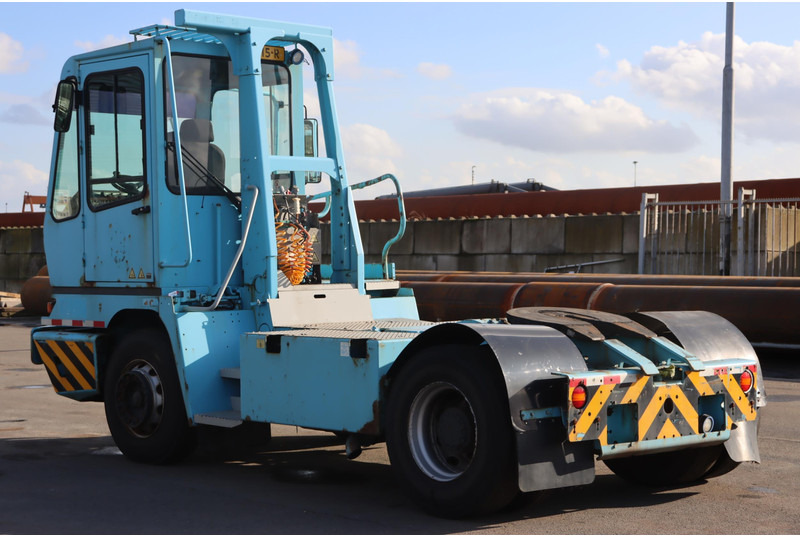 Terberg YT222 - Terminalni traktor: slika 4 Terberg YT222 - Terminalni traktor: slika 4
