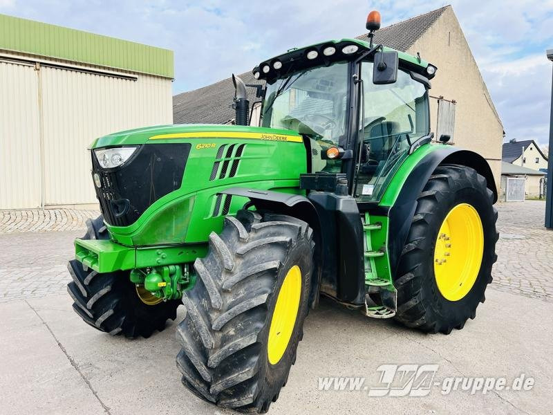 John Deere 6210R - Traktor: slika 1 John Deere 6210R - Traktor: slika 1