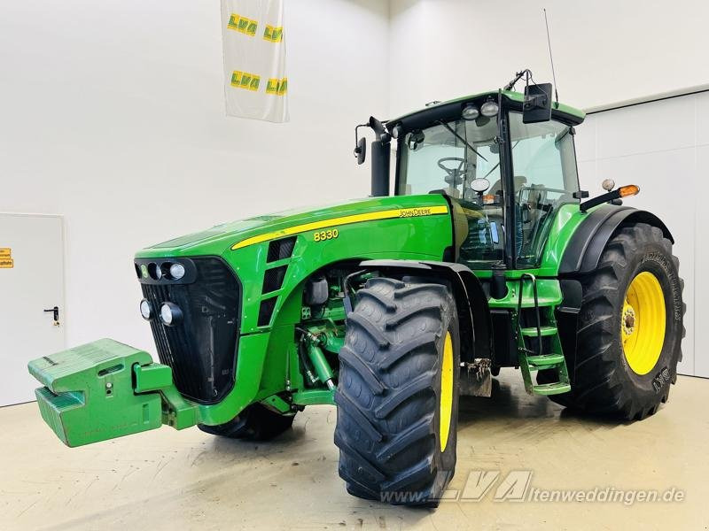 John Deere 8330 PowerShift - Traktor: slika 1 John Deere 8330 PowerShift - Traktor: slika 1