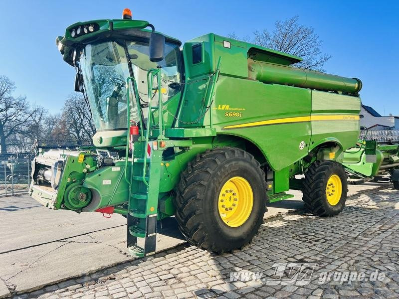 John Deere S690 - Kombinovani kombajn: slika 1 John Deere S690 - Kombinovani kombajn: slika 1