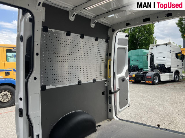 MAN TGE 3.180 4X2F SB - Furgon: slika 2 MAN TGE 3.180 4X2F SB - Furgon: slika 2