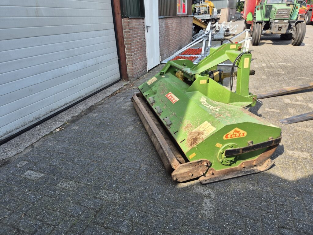 CELLI Taurus 200 mower - Kosačica: slika 1 CELLI Taurus 200 mower - Kosačica: slika 1