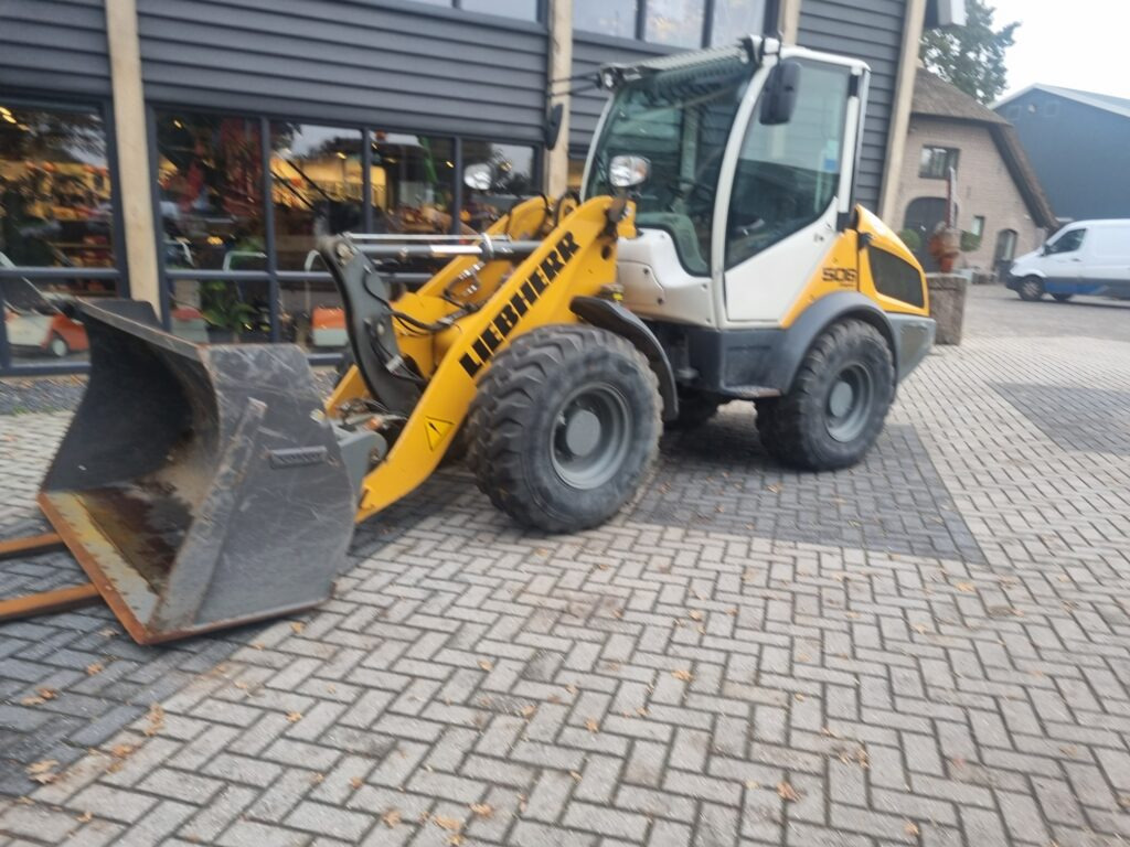 LIEBHERR L506C - Utovarivač točkaš: slika 2 LIEBHERR L506C - Utovarivač točkaš: slika 2