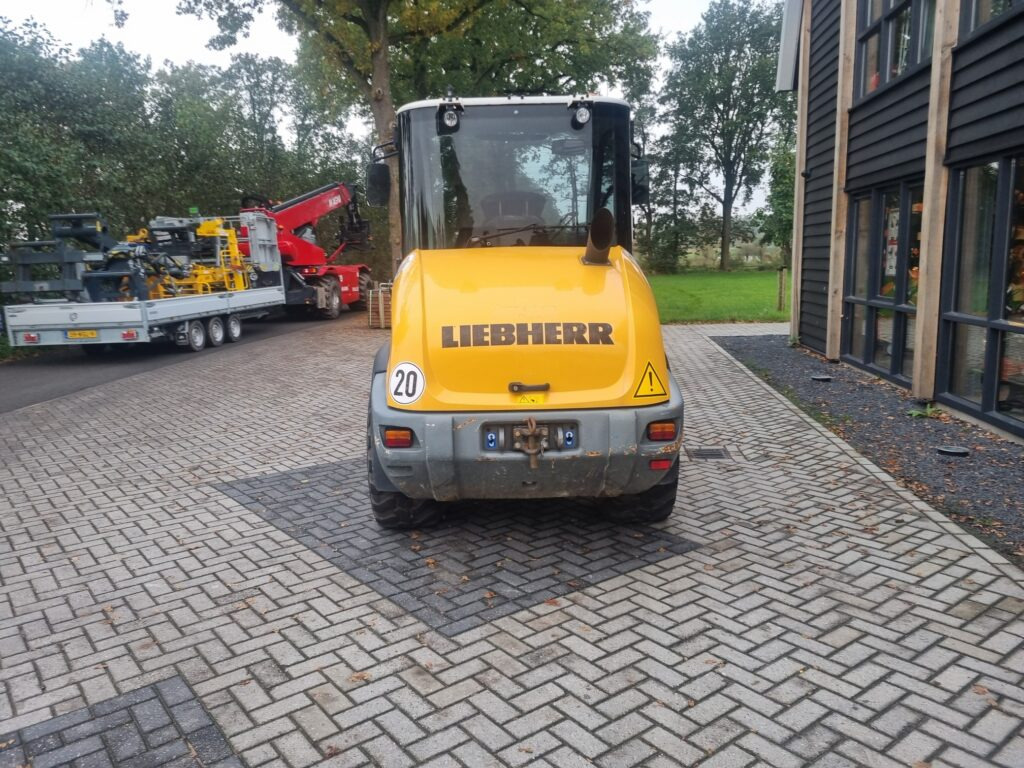 LIEBHERR L506C - Utovarivač točkaš: slika 5 LIEBHERR L506C - Utovarivač točkaš: slika 5