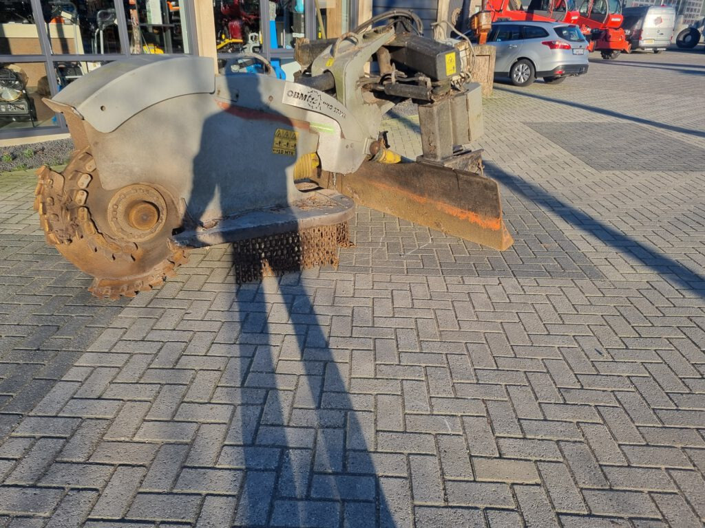 OBMTEC Pro270XL stump grinder - Drobilica za panjeve: slika 4 OBMTEC Pro270XL stump grinder - Drobilica za panjeve: slika 4