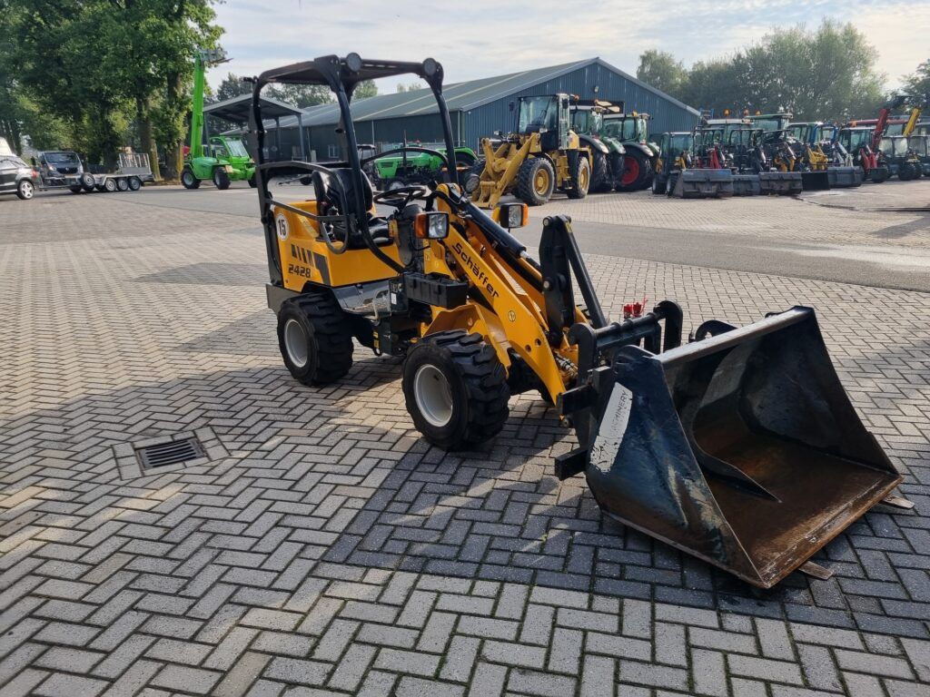 SCHÄFFER 2428 miniloader - Zglobni utovarivač: slika 2 SCHÄFFER 2428 miniloader - Zglobni utovarivač: slika 2