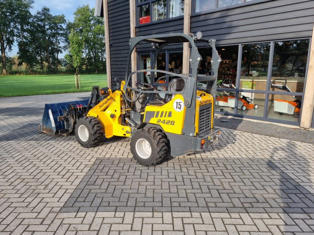 SCHÄFFER 2428 miniloader - Zglobni utovarivač: slika 4 SCHÄFFER 2428 miniloader - Zglobni utovarivač: slika 4