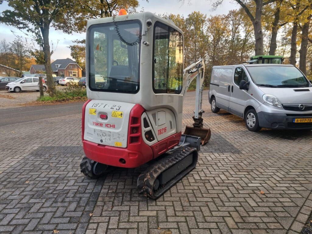 TAKEUCHI TB216 minidigger - Mini bager: slika 4 TAKEUCHI TB216 minidigger - Mini bager: slika 4