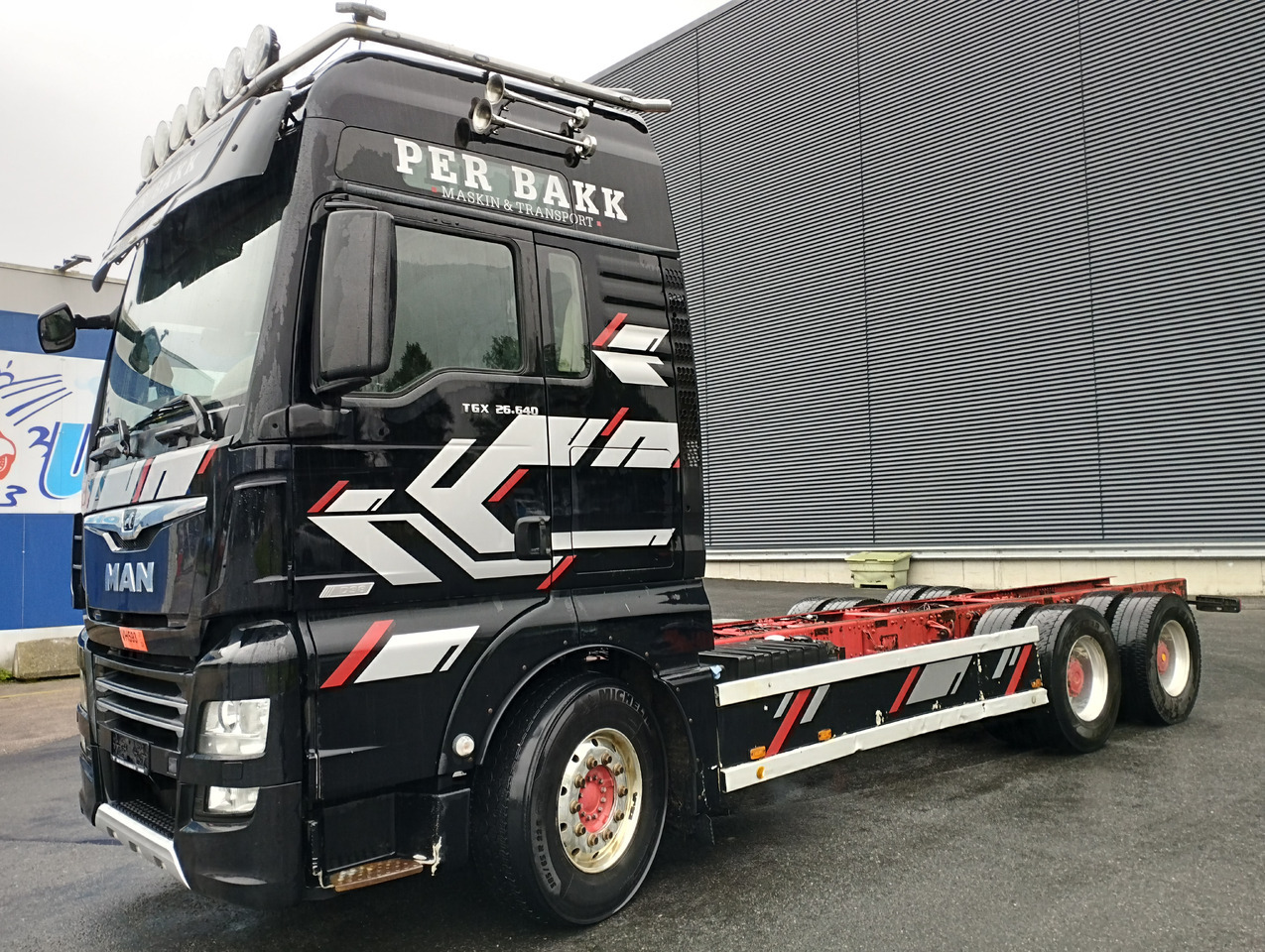 MAN 26.640 6x4 big axles , retarder - Kamion sa golom šasijom i zatvorenom kabinom: slika 1 MAN 26.640 6x4 big axles , retarder - Kamion sa golom šasijom i zatvorenom kabinom: slika 1