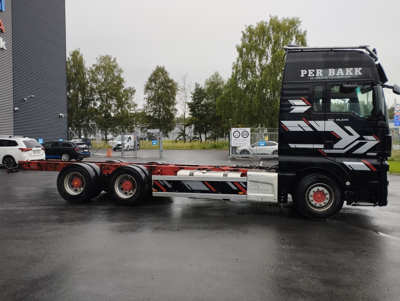 MAN 26.640 6x4 big axles , retarder - Kamion sa golom šasijom i zatvorenom kabinom: slika 5 MAN 26.640 6x4 big axles , retarder - Kamion sa golom šasijom i zatvorenom kabinom: slika 5