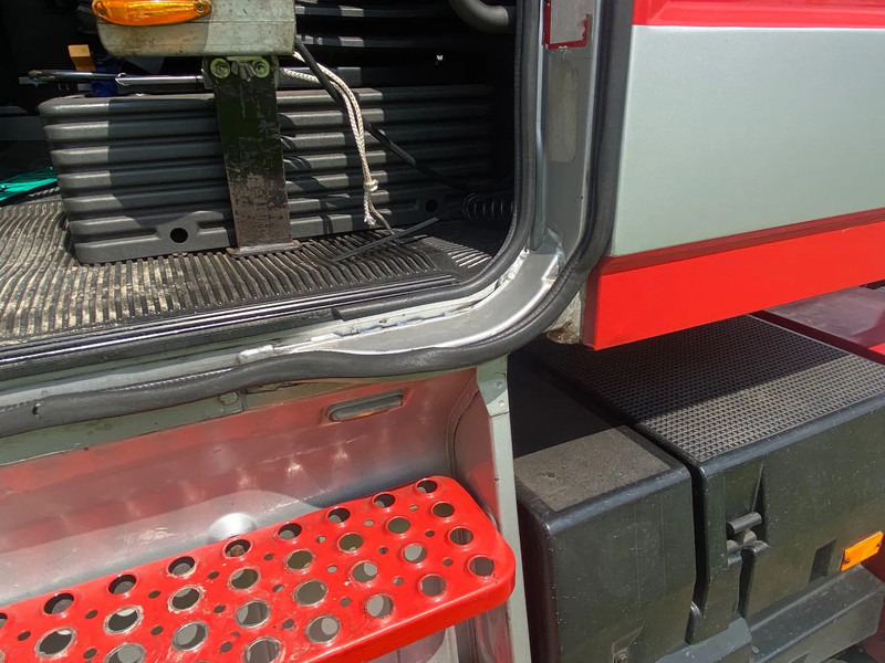 Scania T143-500 V8 | 4x2 | 4350 mm WHEELBASE | TOP CONDITION !!! Scania T143-500 V8 | 4x2 | 4350 mm WHEELBASE | TOP CONDITION !!!: slika 12