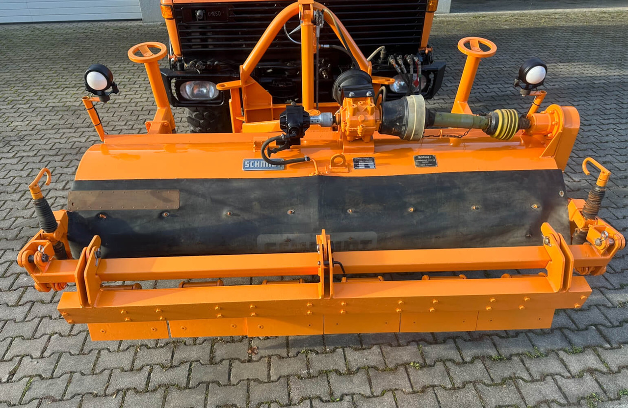Unimog Frontanbaukehrbesen Schmidt VKS4.2 - Metle: slika 1 Unimog Frontanbaukehrbesen Schmidt VKS4.2 - Metle: slika 1