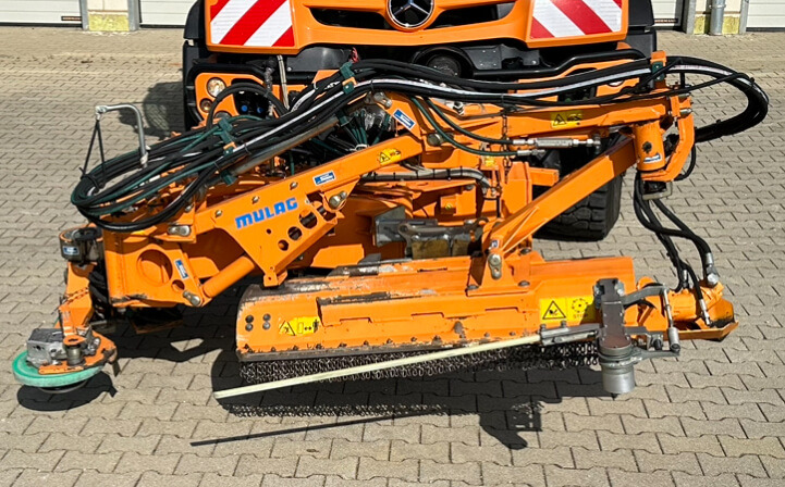 Unimog Leitpfostenausmähgerät / Randstreifenmähger - Kranska kosilica: slika 1 Unimog Leitpfostenausmähgerät / Randstreifenmähger - Kranska kosilica: slika 1